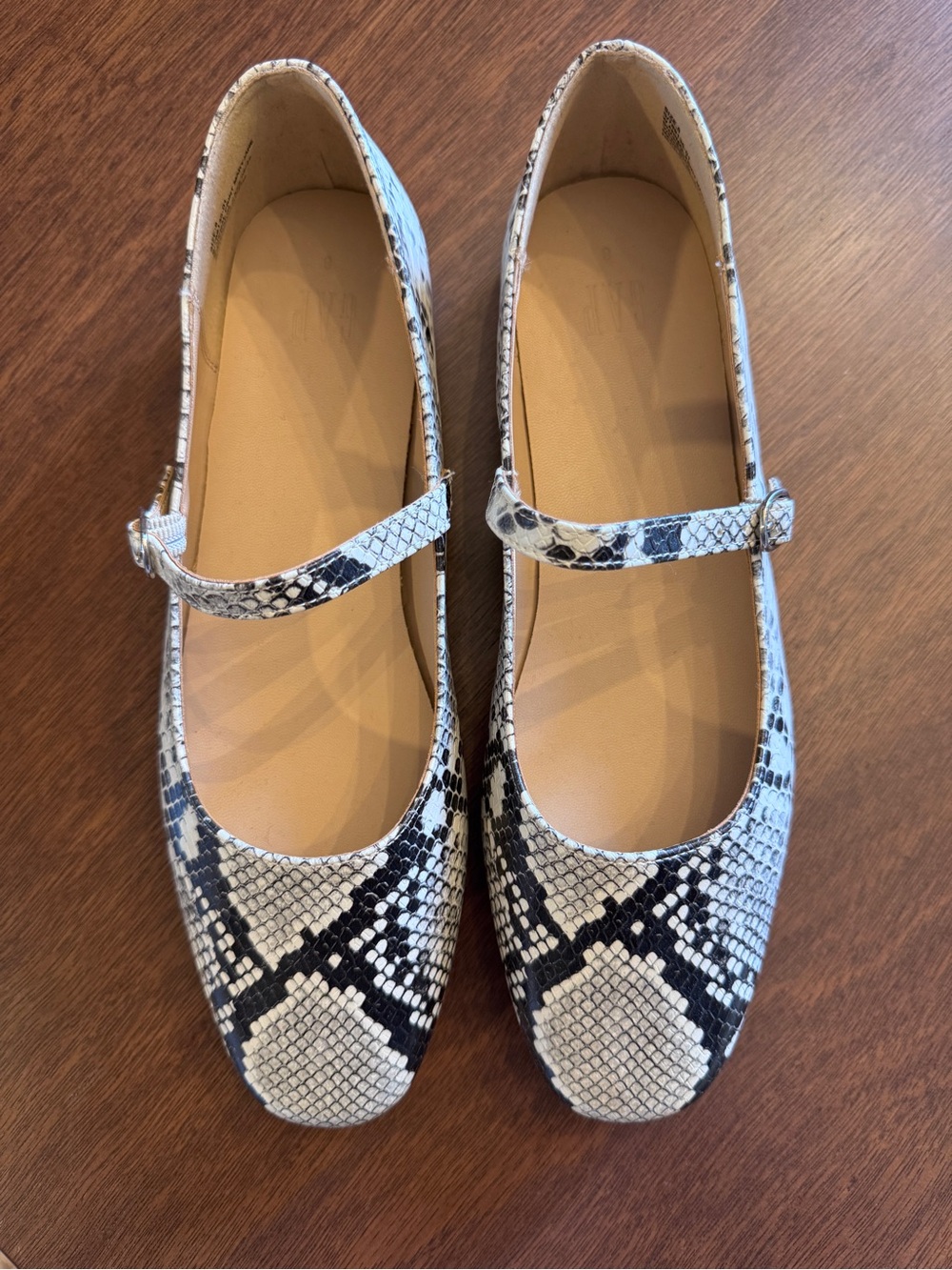 GAP Beige Leather Insole Slip-On Shoe